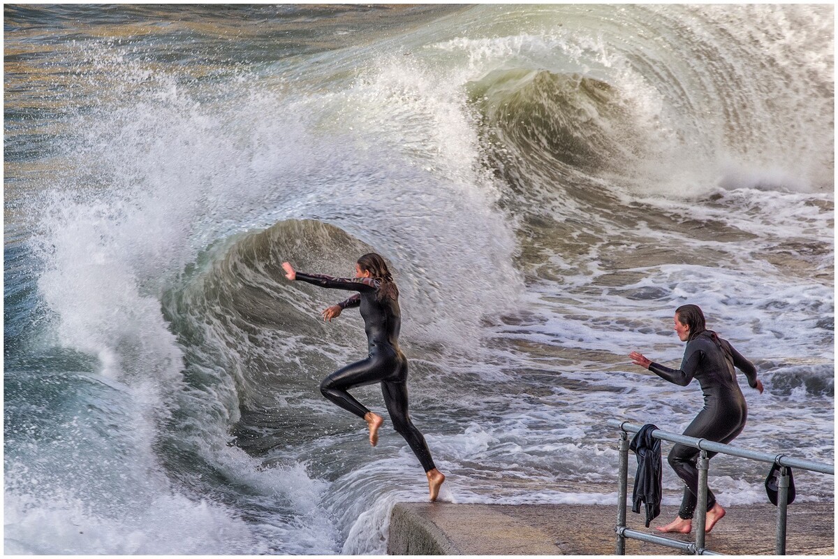 Leaping Ladies